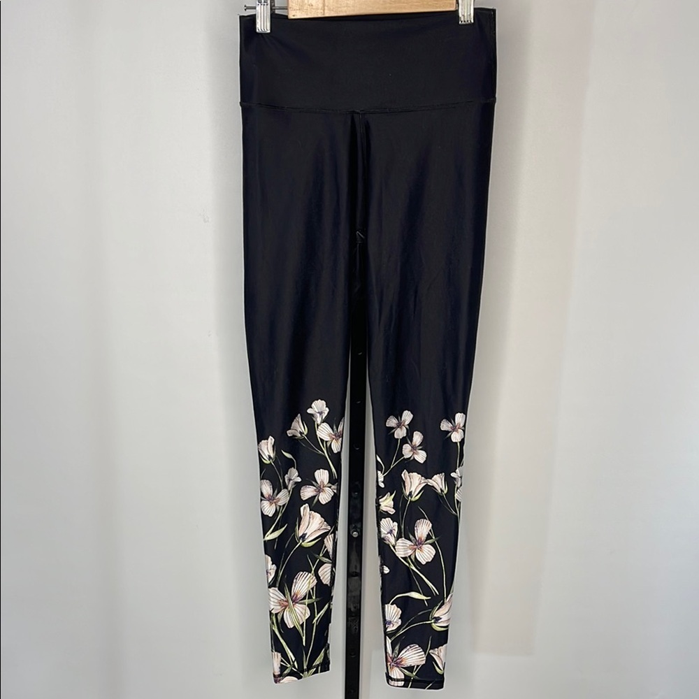 Fabletics Women’s Define PowerHold® High-Waisted Legging Sz XS Cascading Flowers - Picture 2 of 10